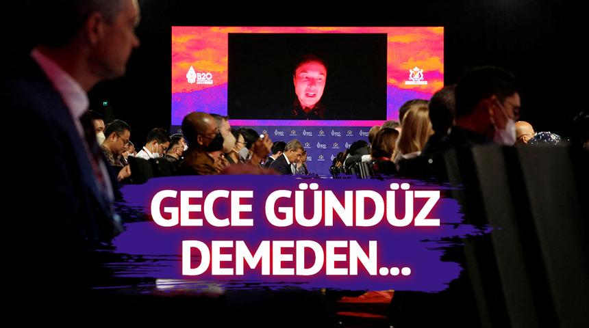 Baş Twit'&ccedil;i Elon Musk gece g&uuml;nd&uuml;z demeden &ccedil;alışıyormuş! D&uuml;nya o s&ouml;zleri konuşurken uyarı geldi: "Ben olsam ne dilediğime dikkat ederdim"