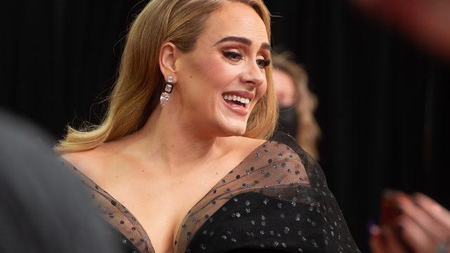Adele sesini 9 milyon liraya koruyacak