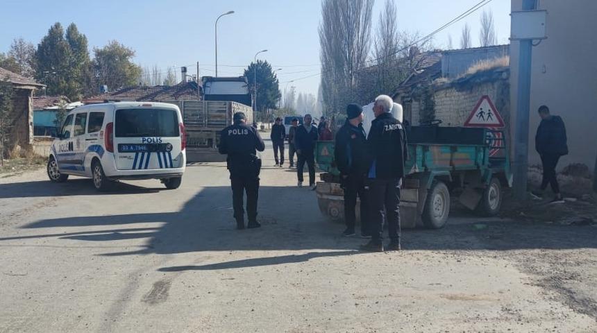 Afyonkarahisar'da kamyona çarpan tarım aracının sürücüsü öldü