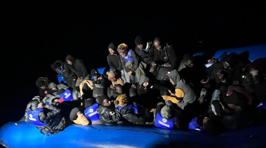 Muğla açıklarında 80 düzensiz göçmen kurtarıldı