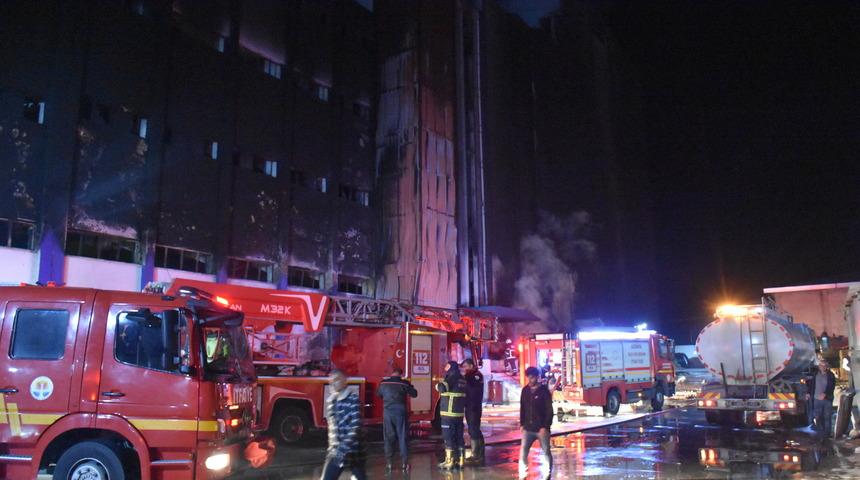 Adana'da plastik malzeme fabrikasında çıkan yangın kontrol altına alındı
