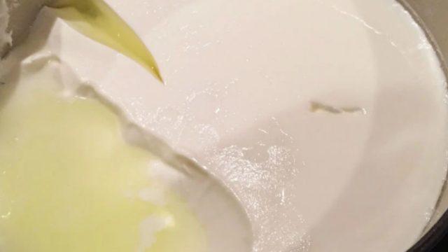 Çöpe atmayın: Yoğurdun sulanmasını önlemek mümkün! 