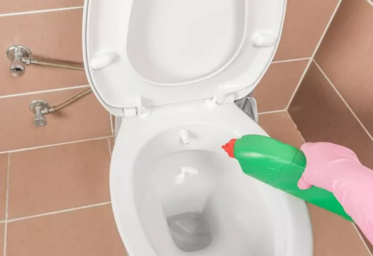 ÇAMAŞIR SUYU VE AMONYAK