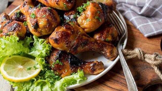 Bu tarif parmakları yedirir! İşte fırında yumuşacık soslu tavuk tarifi