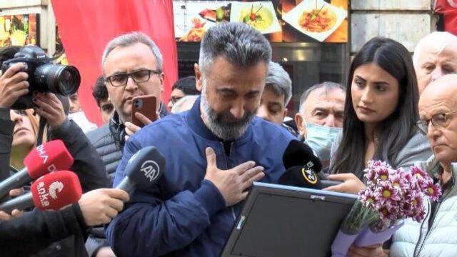 İstiklal Caddesi'nde en acı an! Eşini ve kızını kaybettiği noktaya geldi, gözyaşlarını tutamadı