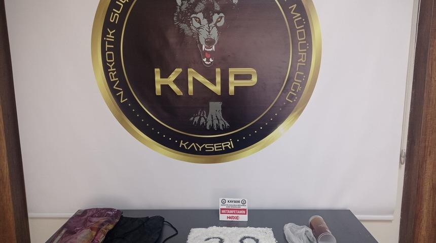 Otobüsteki bitkisel yağ kutusundan uyuşturucu çıktı