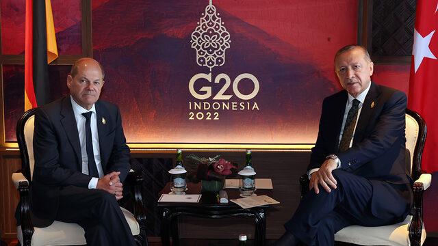 Cumhurbaşkanı Erdoğan ile Almanya Başbakanı bir araya geldi