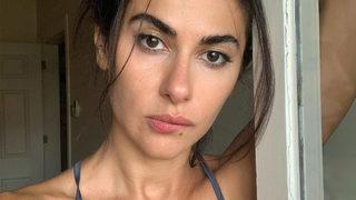 Nesrin Cavadzade mini büstiyeriyle şaşı etti! Herkes aynı yere baktı