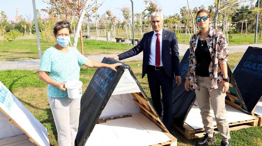 Mersin’de köpek kulübeleri, kedi yuvaları ve kuş evleri dağıtıldı