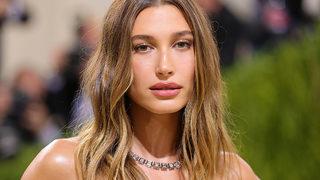 Hailey Bieber iç çamaşırlı pozuyla takipçilerini büyüledi! 'En sevdiğim seks pozisyonu...'