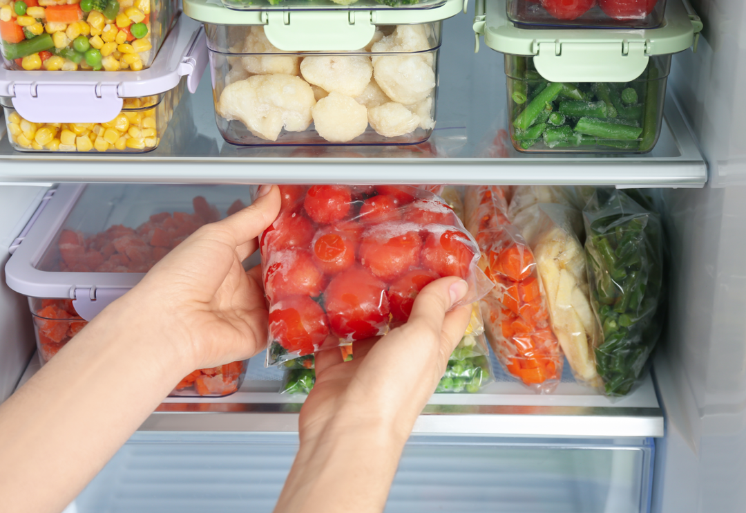 Herkes aynı hatayı yapıyor: Asla dolaba koymayın! Hem sağlığı hem de yemekleri mahvediyor 