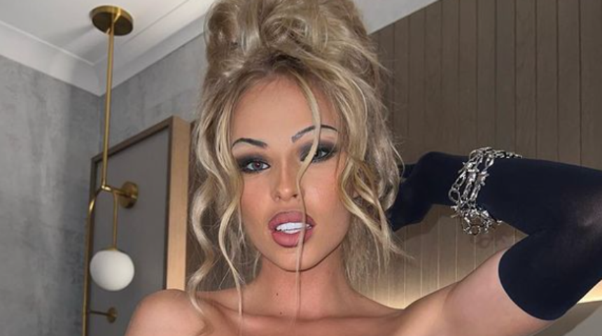 Sosyal medya fenomeni Chloe Thomson yine sınırları zorladı! Transparan iç çamaşırıyla poz verince beğeni yağdı