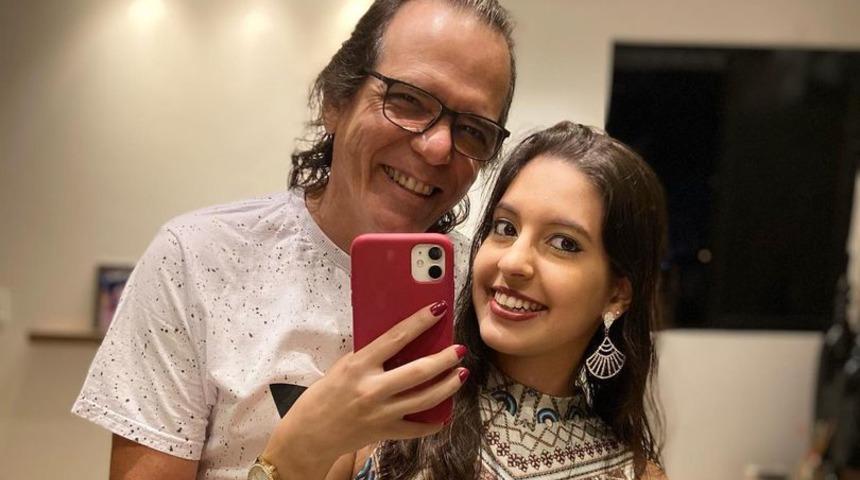 Gelin 23, damat 63 yaşında! Aralarında 40 yaş fark olan çiftin evliliği tepki çekti