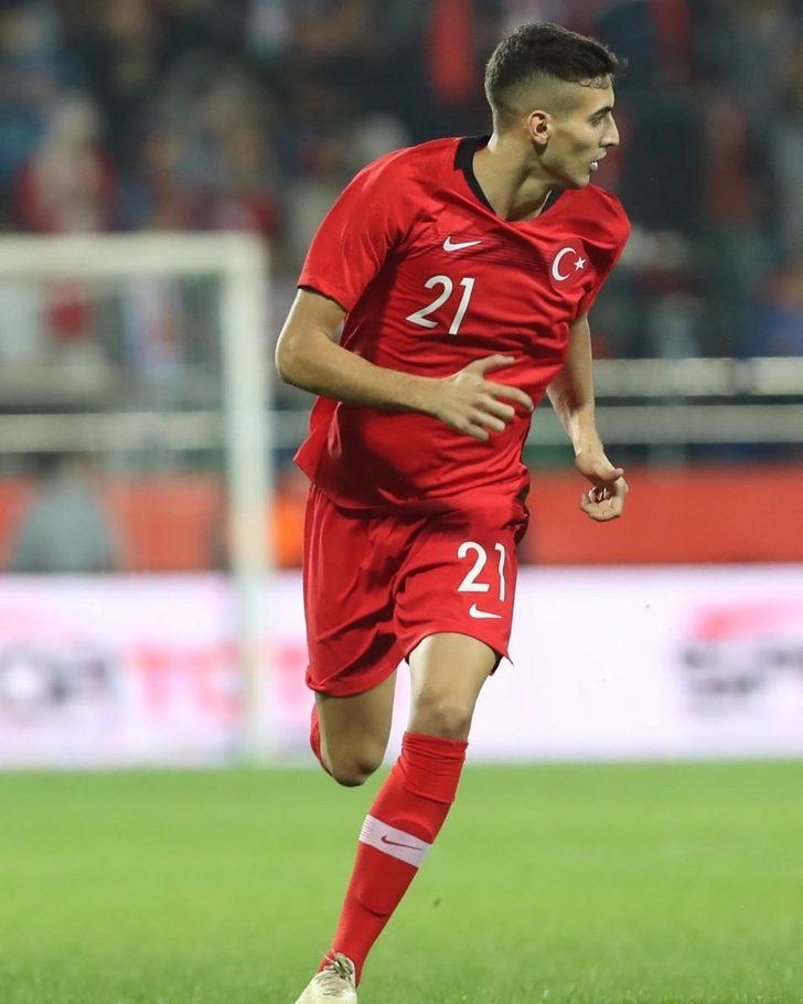 Son dakika: 'Parçalı derken, Çubuklu'yu giyecek!' Galatasaray istedi, Fenerbahçe kapıyor! Milli yıldız Mert Müldür, Kadıköy yolunda... G5