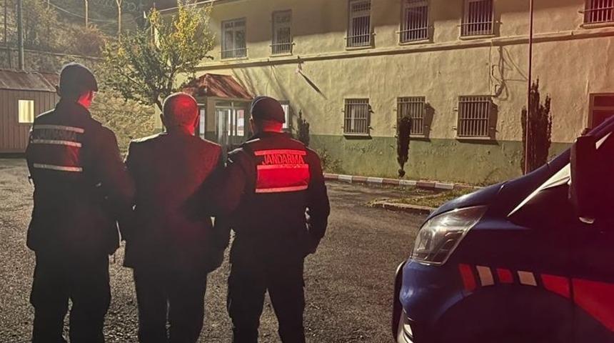 Giresun'da "kasten öldürme" suçundan hapis cezası bulunan firari hükümlü yakalandı