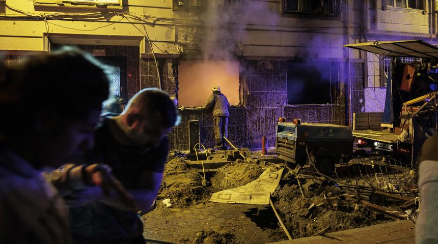 Fatih'te doğal gaz patlaması! Çok sayıda yaralı var