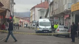 Kayseri'de baba oğul sokak ortasında silahla vuruldu: 1 ölü 3 yaralı