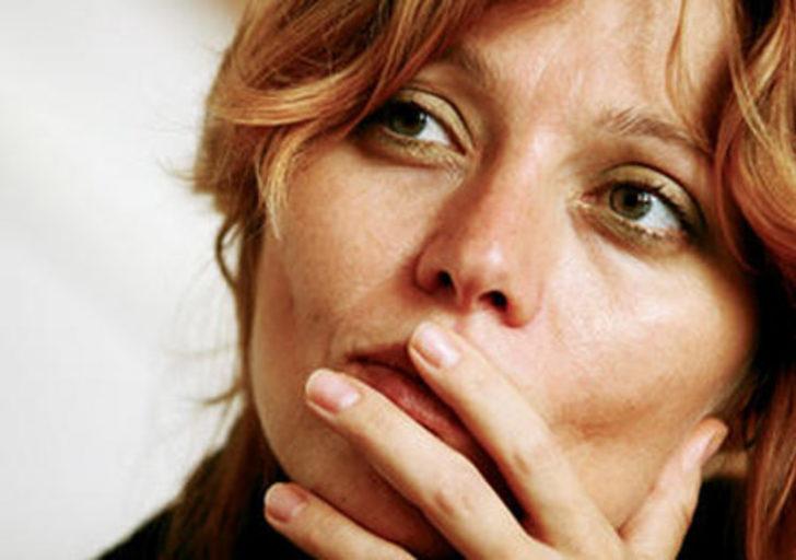 Elif Şafak'tan K&uuml;rtaj Yasağına Tepki