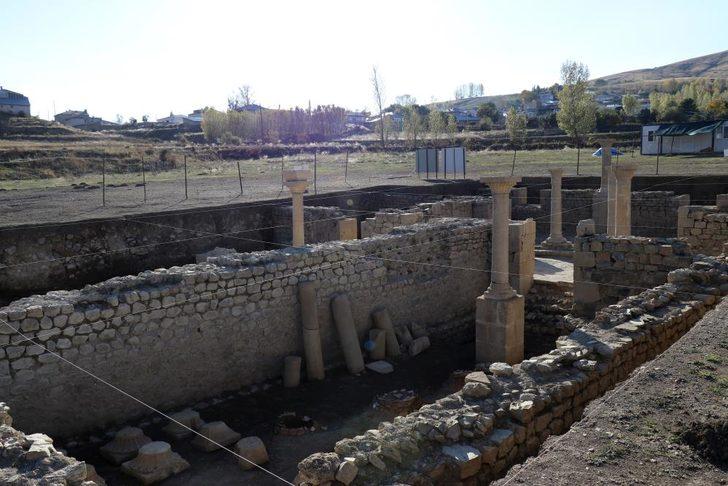 Roma İmparatorluğu’nun Anadolu’daki ilk lejyoner mezarlığı Satala’da ortaya çıktı! 2 bin yıllık 'Diplomata' parçası da bulundu