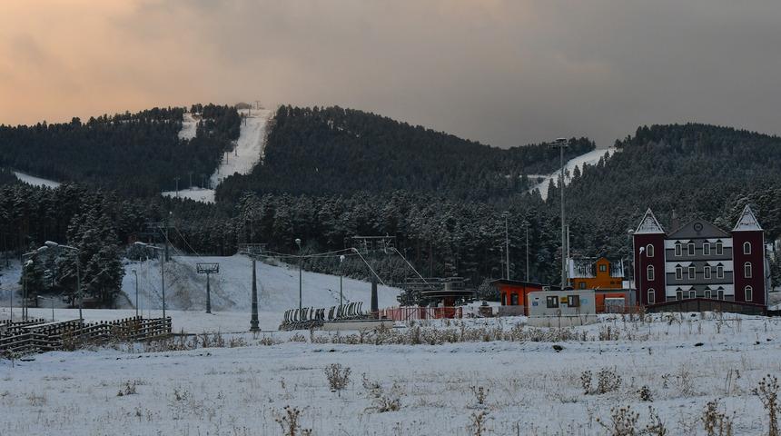Kars'ın Sarıkamış ilçesi karla beyaza büründü