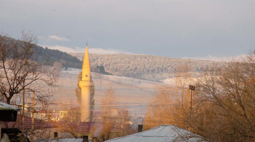 Erzurum ile Ardahan'da kar, sis ve buzlanma etkili oldu