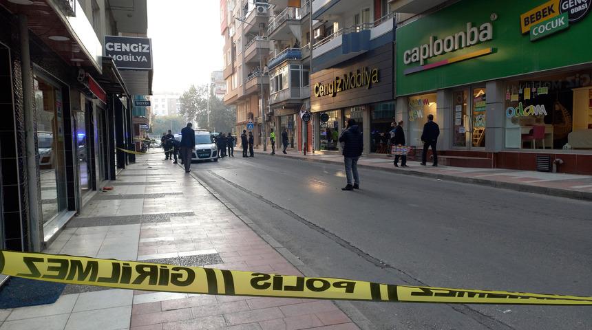 Manisa'da eski eşini tüfekle vurarak öldüren zanlı, intihar girişiminde bulundu