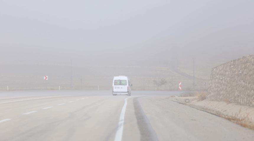 Van'ın yüksek kesimlerinde kar ve sis etkili oldu