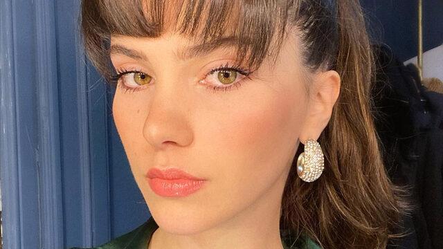 Üç Kız Kardeş'in Dönüş'ü Almila Ada süper minili pozuyla takipçilerini büyüledi