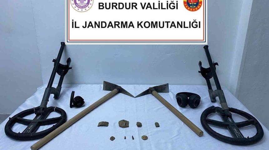 Burdur’da kaçak kazı operasyonu
