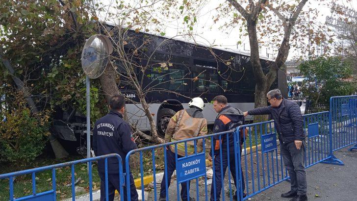 SON DAKİKA | İstanbul'da metrobüs kaza yaptı! Çok sayıda ekip sevk edildi G5