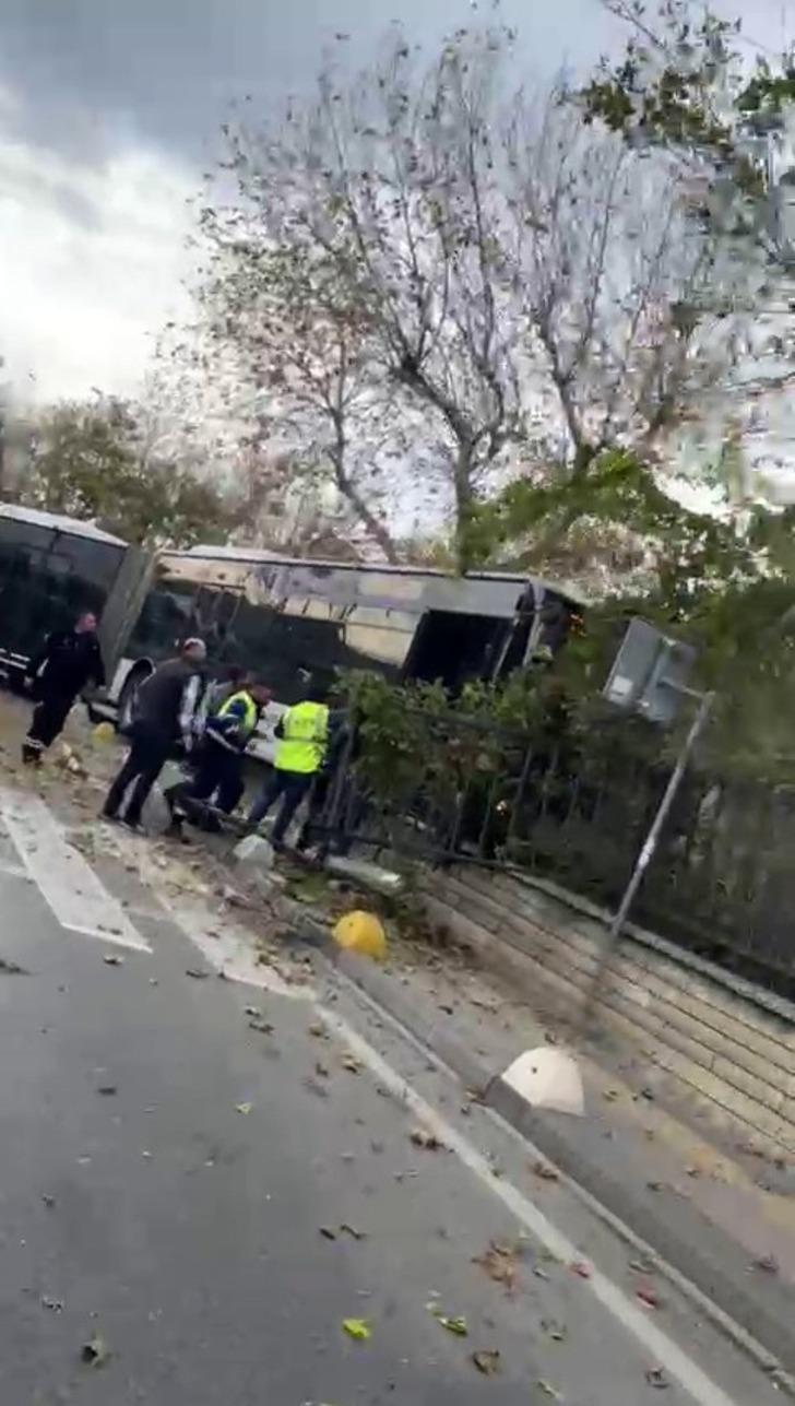 SON DAKİKA | İstanbul'da metrobüs kaza yaptı! Çok sayıda ekip sevk edildi G1