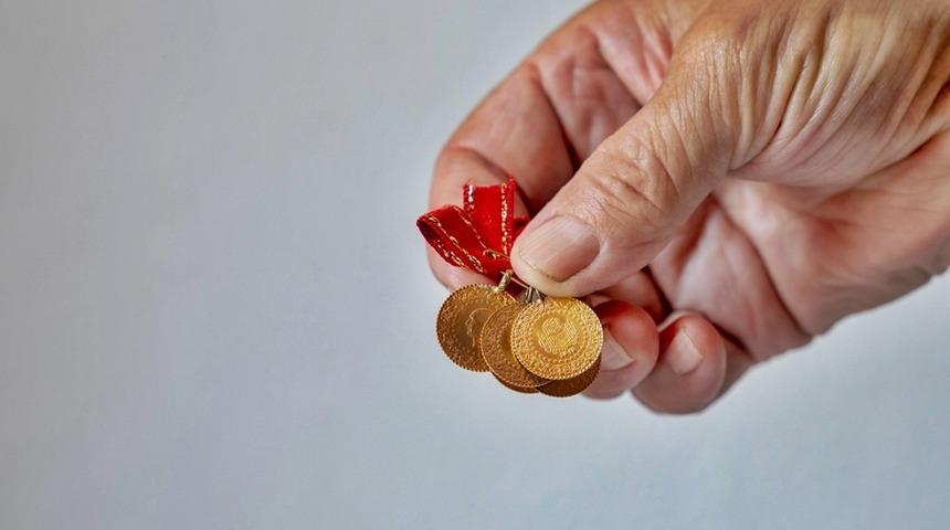 Kapalıçarşı'da altın hareketliliği: Rekor sonrası gram altın tahmini olay olacak! 