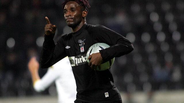 Beşiktaş'ın büyük fiyaskosu olarak tarihe geçti! Kartal'da iz bırakamayan Souleymane Youla'nın son mesleği herkesi şaşırttı