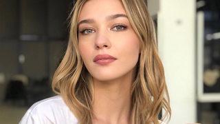 Melisa Döngel transparan eteğiyle poz verdi! Takipçileri yorum yağmuruna tuttu