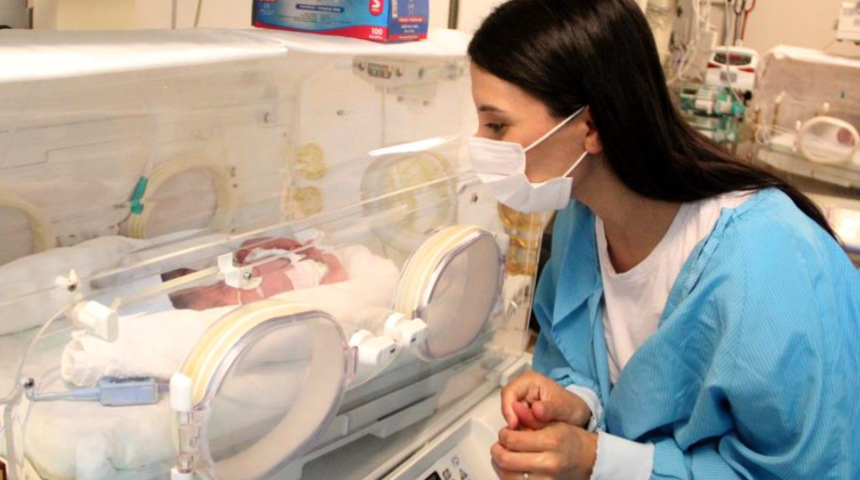 Genç çifte 3’üz bebek şoku! 'Dördüncüyü arıyorum karnında' deyince şok geçirdiler