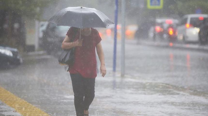 Son dakika: Dışarı çıkacaklar dikkat! İstanbul Valiliği uyardı... Kuvvetli sağanak yağış geliyor