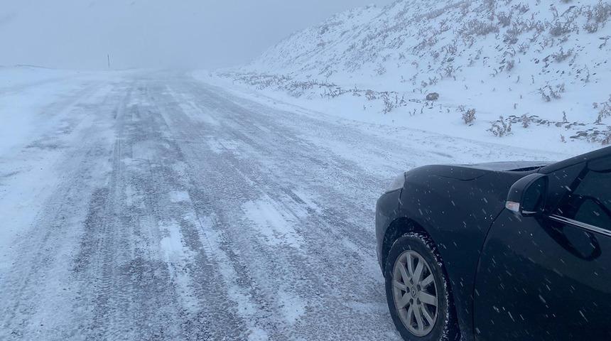 Kar kalınlığı 15 santimetreye ulaştı! Her yer beyaza büründü... Çile başladı