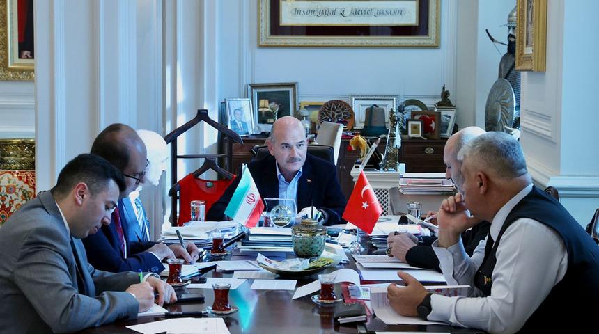 İçişleri Bakanı Soylu, İranlı mevkiidaşı Vahidi ile telefonda görüştü