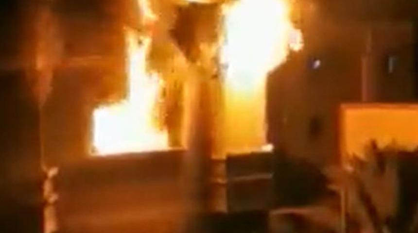 SON DAKİKA | O ülkede feci olay: Binada yangın çıktı... Çok sayıda ölü ve yaralı var! Kutlama detayı dikkat çekti