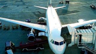 Uçakta bomba alarmı! İki yolcunun aralarındaki konuşması ekipleri harekete geçirdi