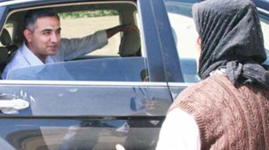 Kaymakam ve Nene'den g&uuml;ld&uuml;ren diyalog