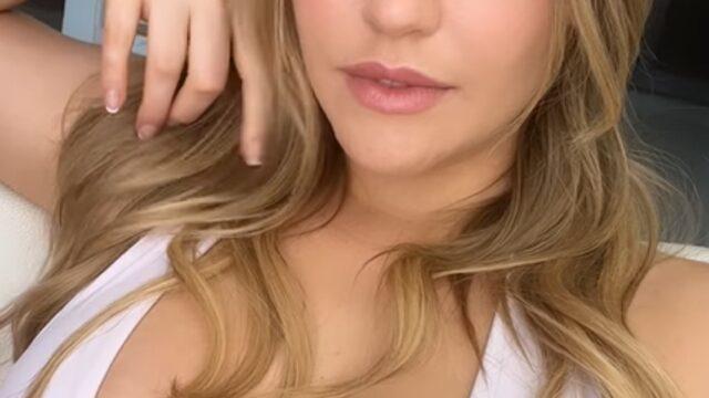 Hep aynı şeyi yapıyor! Yetişkin film yıldızı Mia Malkova’nın tangalı pozu sosyal medya kullanıcılarının nefesini kesti