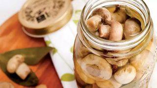 Bu lezzeti tadanlar vazgeçemiyor: Mantar turşusu tarifi! Mantar turşusu nasıl yapılır?