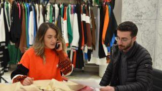 İade edilen kabanın cebinden çıktı! Görünce şaşkına döndüler, binlerce lira değerinde... Her yerde sahibini arıyorlar