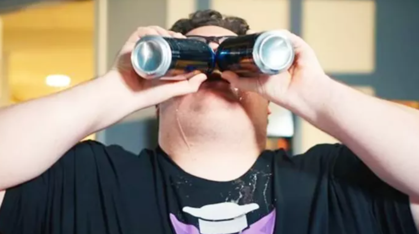 Şov yapmak için 10 dakika 12 enerji içeceği içti! İkişer ikişer içince ölümle burun buruna geldi... Doktorlar bile şoke oldu