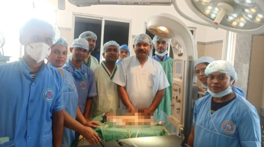Tıp tarihinde ilk! Yenidoğan bebeğin midesinde 8 gelişmemiş fetüs çıkartıldı... Doktorlar şaşkına döndü