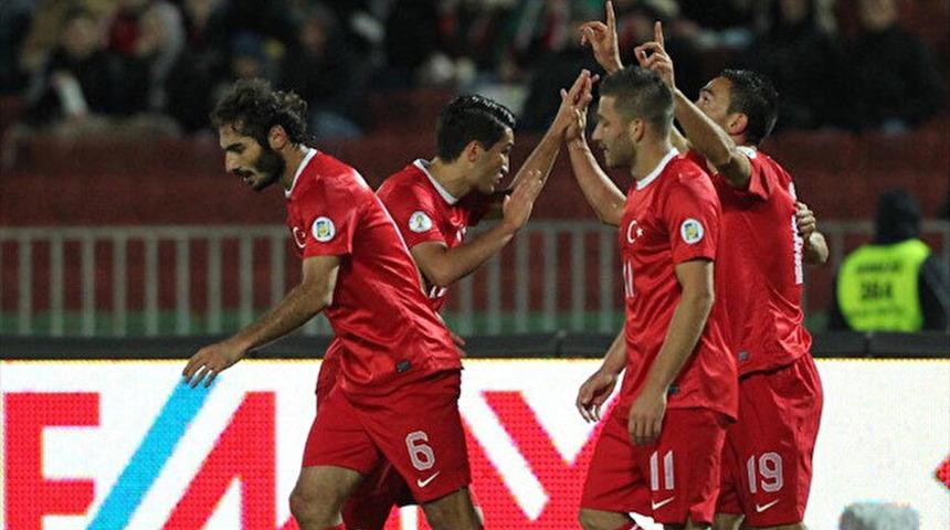 Türkiye Çek Cumhuriyeti maçı hangi kanalda, saat kaçta canlı yayınlanacak? Türkiye Çek Cumhuriyeti hazırlık maçında muhtemel 11'ler!