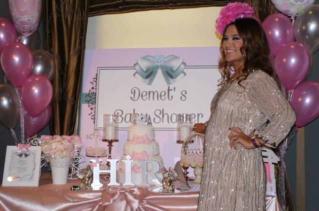 demet-akalin-baby-shower