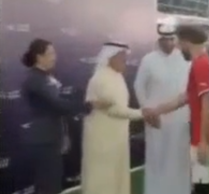 Mohamed Salah'tan çok konuşulacak hareket! Maç sonu kadının elini sıkmadı ve... G4