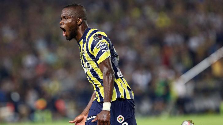 Araplar çıldırdı! Fenerbahçe'nin yıldızı Enner Valencia için resmi teklif geldi... Ronaldo'ya rakip oluyor G5
